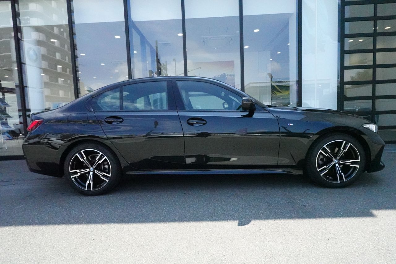 320d xDrive Berline RHD