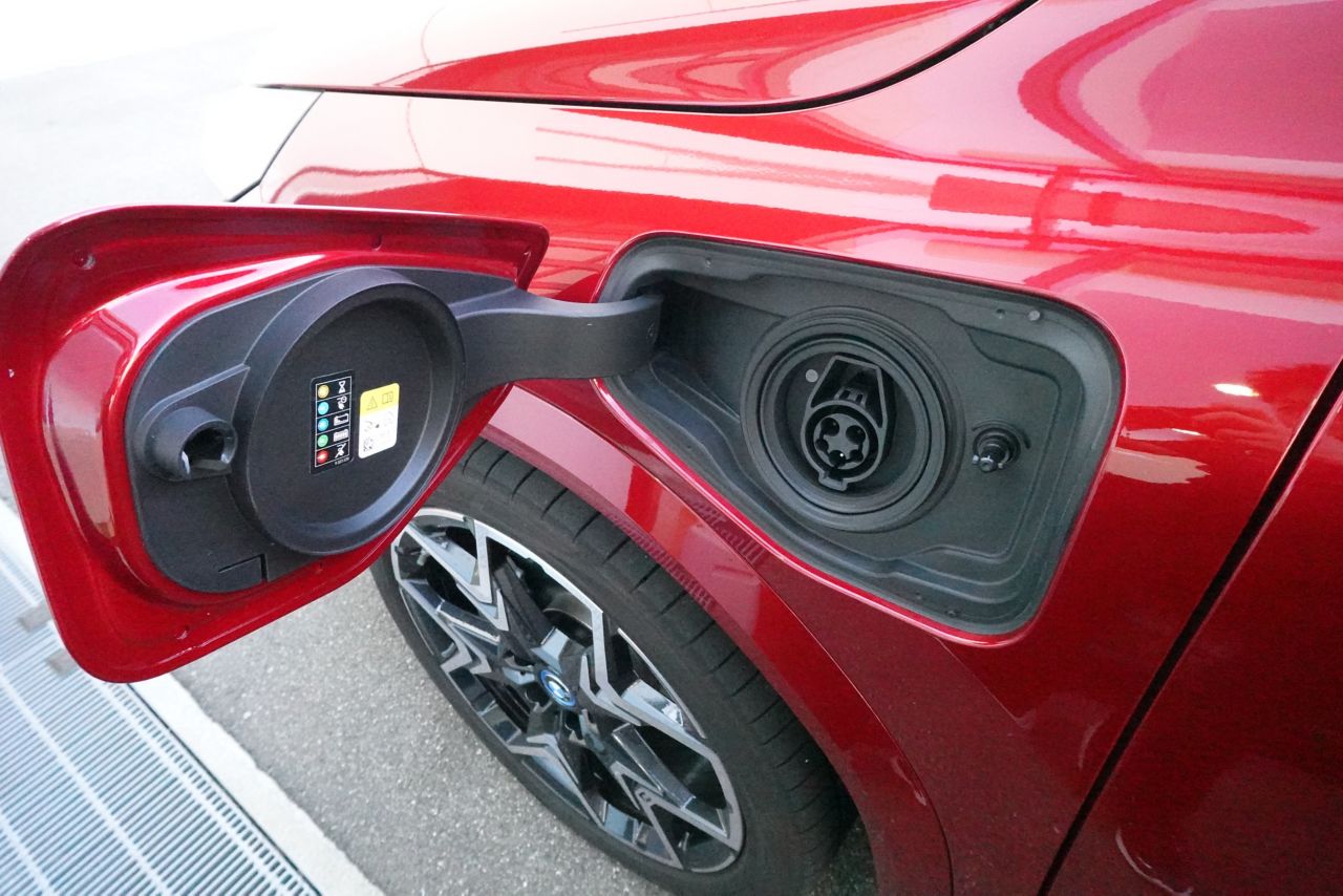 iX2 xDrive30 MSP