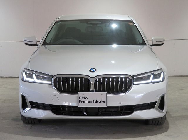 530e Sedan RHD