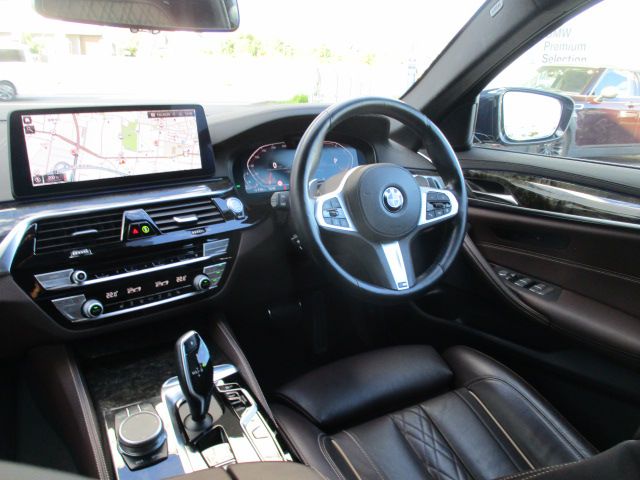 520d xDrive Sedan RHD