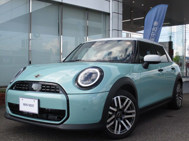 THE NEW MINI COOPER (5 DOOR) C