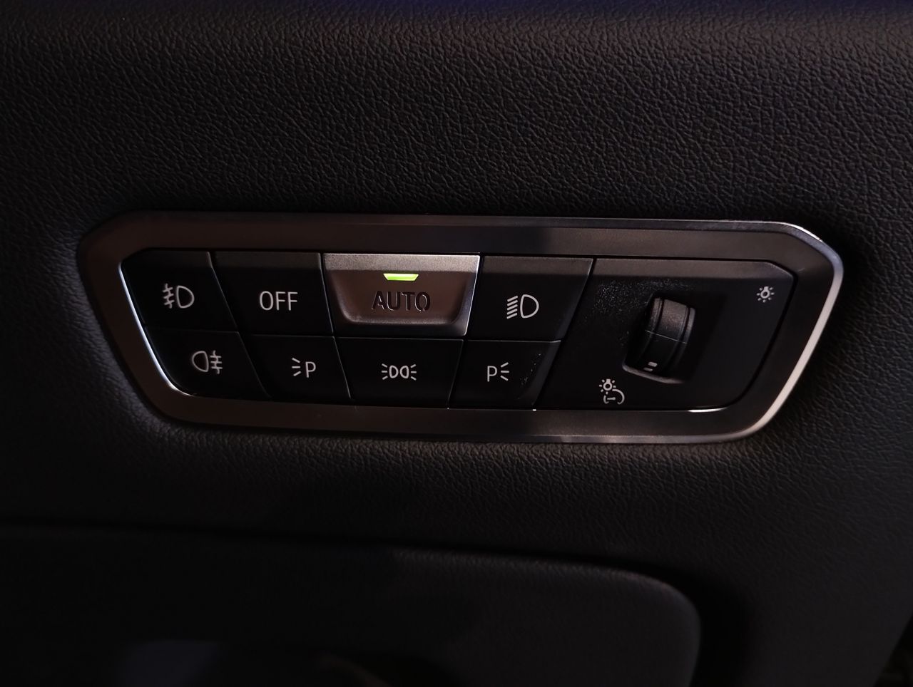 X* xDrive30d RHD