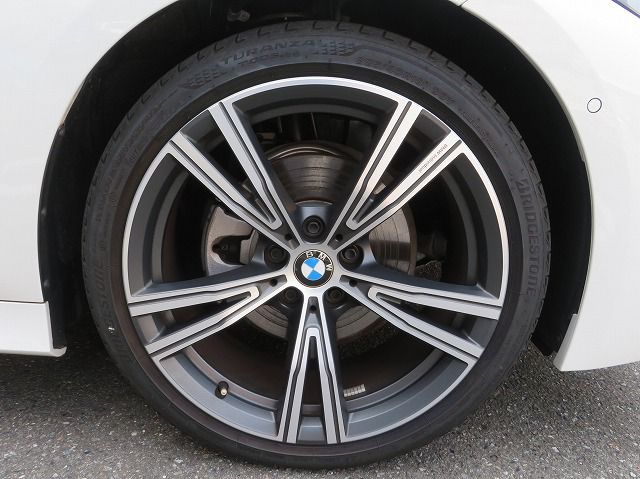 320d xDrive Berline RHD