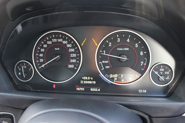 320I SEDAN RHD