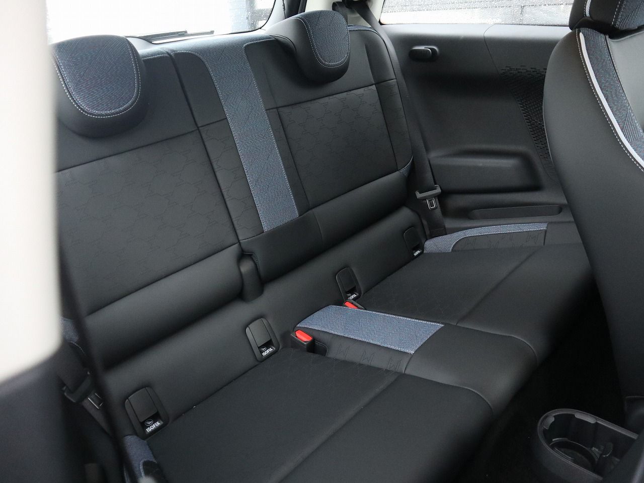 J01 MINI Cooper E