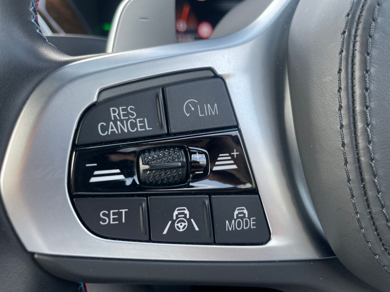 G01 X3 M40d RHD LCI ZA