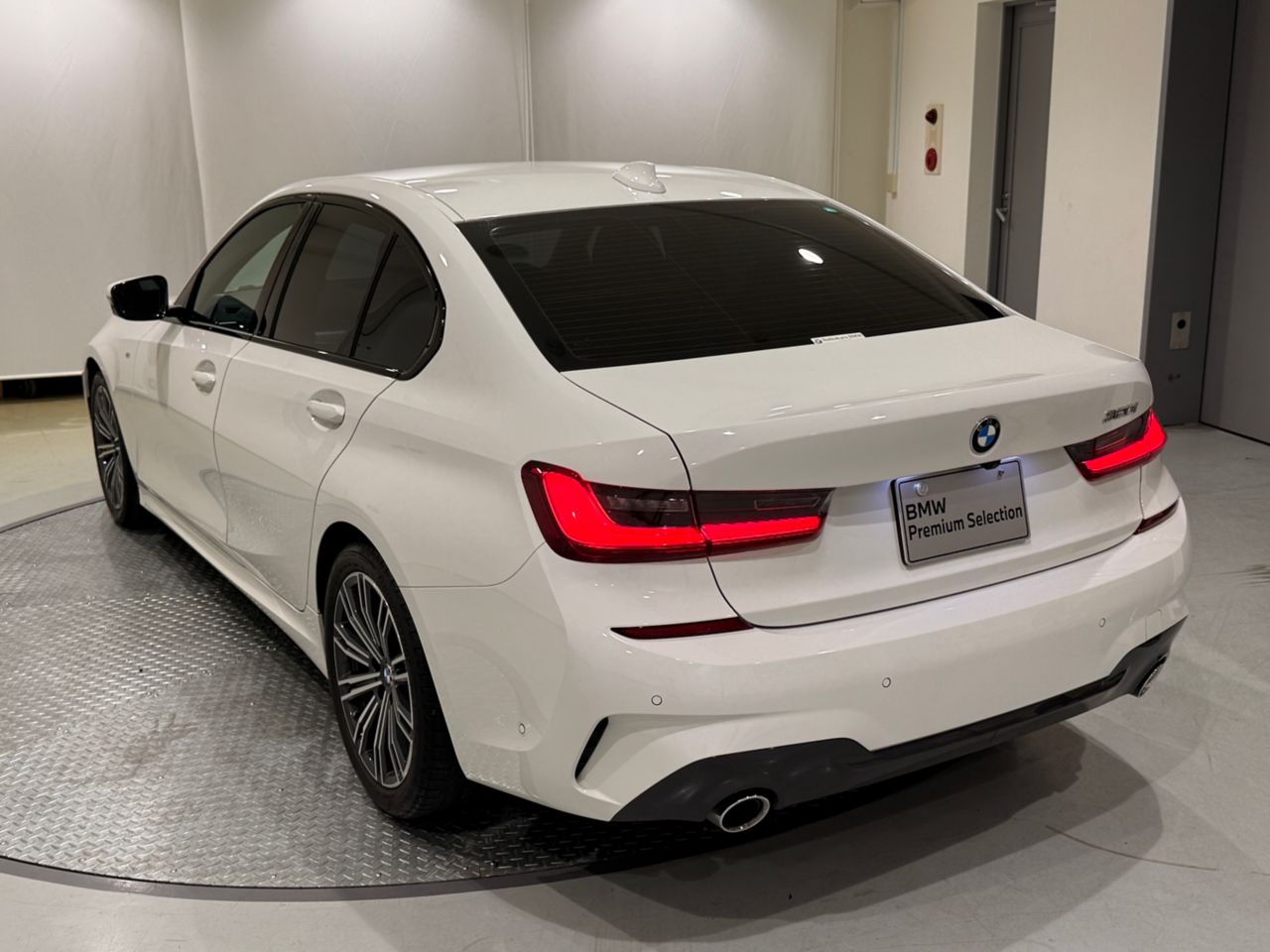 G20 320i Saloon RHD MX