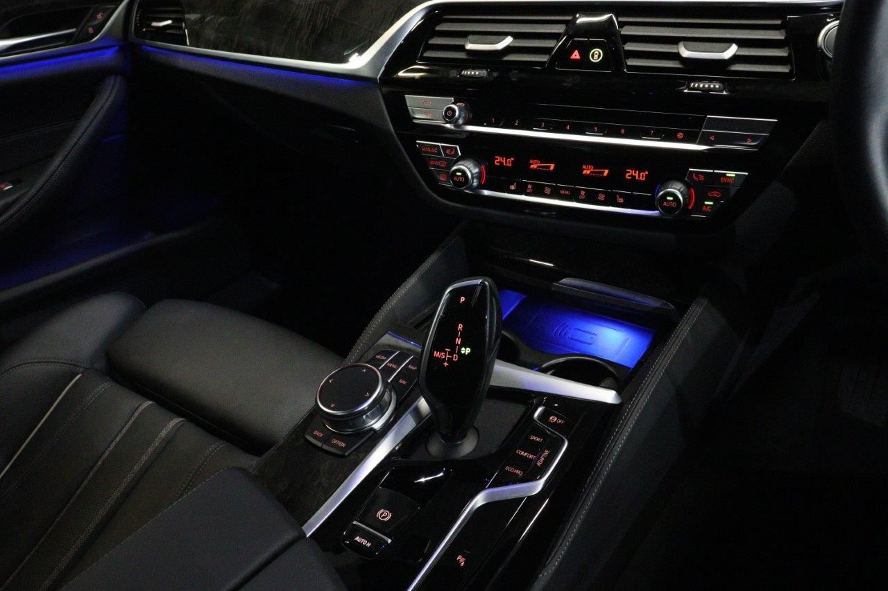 520d xDrive Sedan RHD