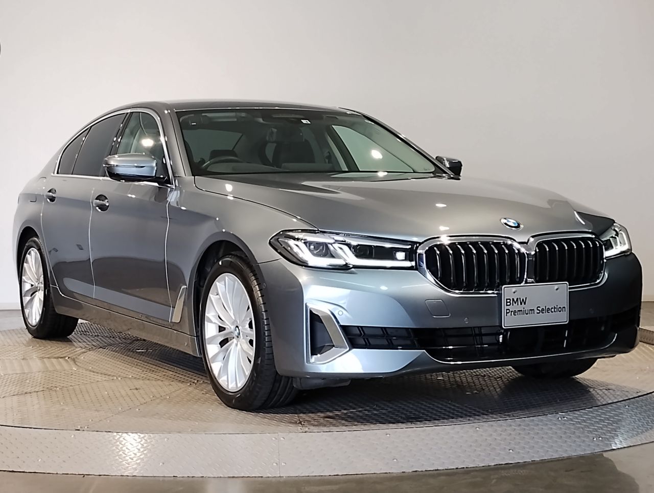520d xDrive Sedan RHD