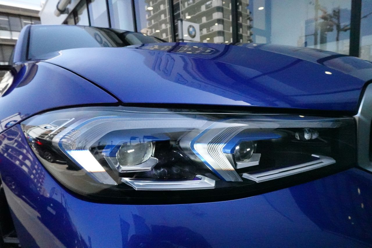 320d xDrive Berline RHD