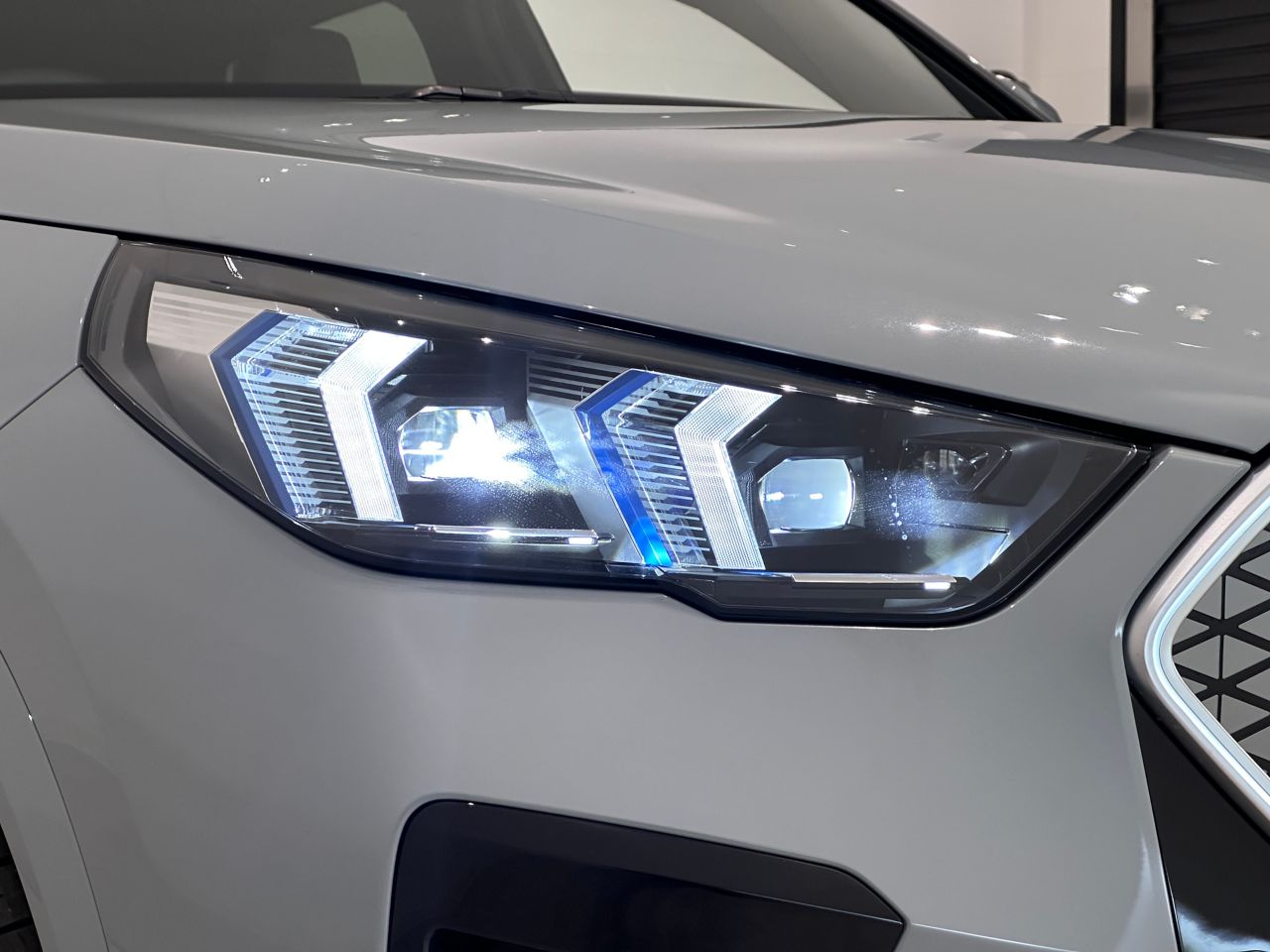 iX2 xDrive30 MSP