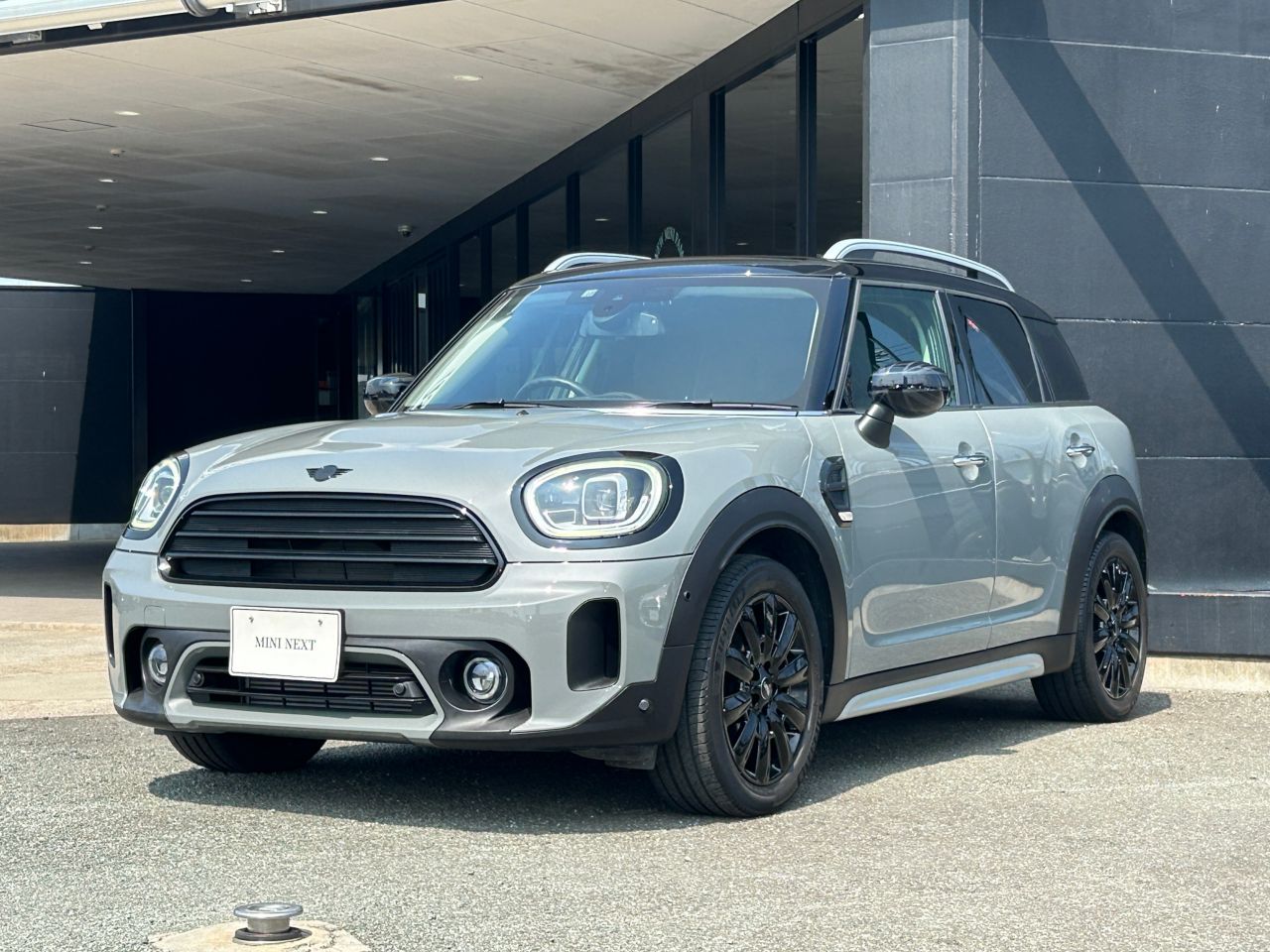 THE NEW MINI COOPER D CROSSOVER.