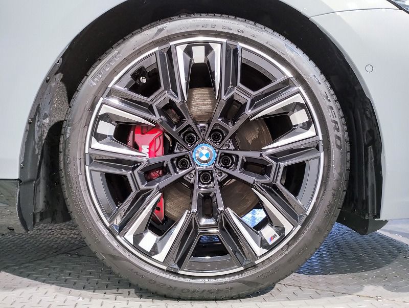 BMW i5 M60 xDrive Sedan RHD