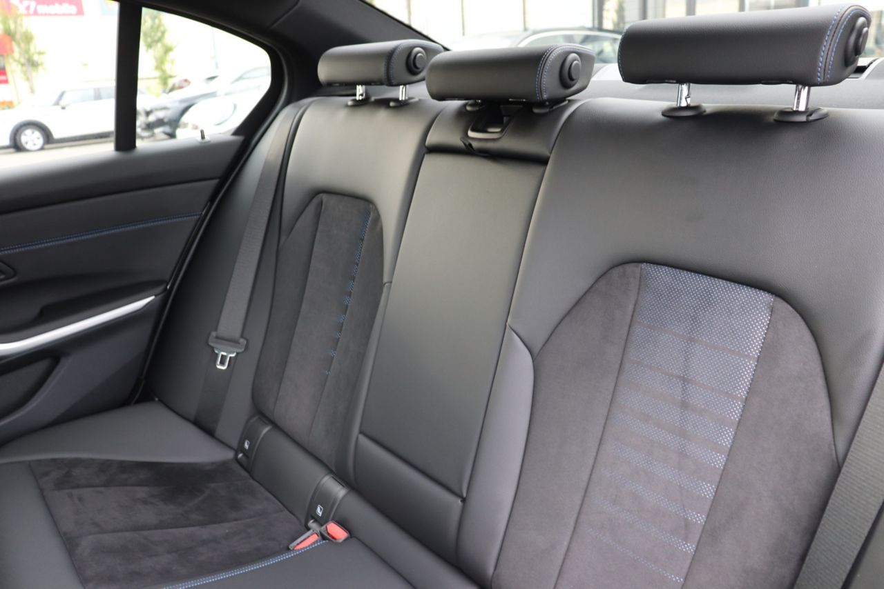 320d xDrive Berline RHD