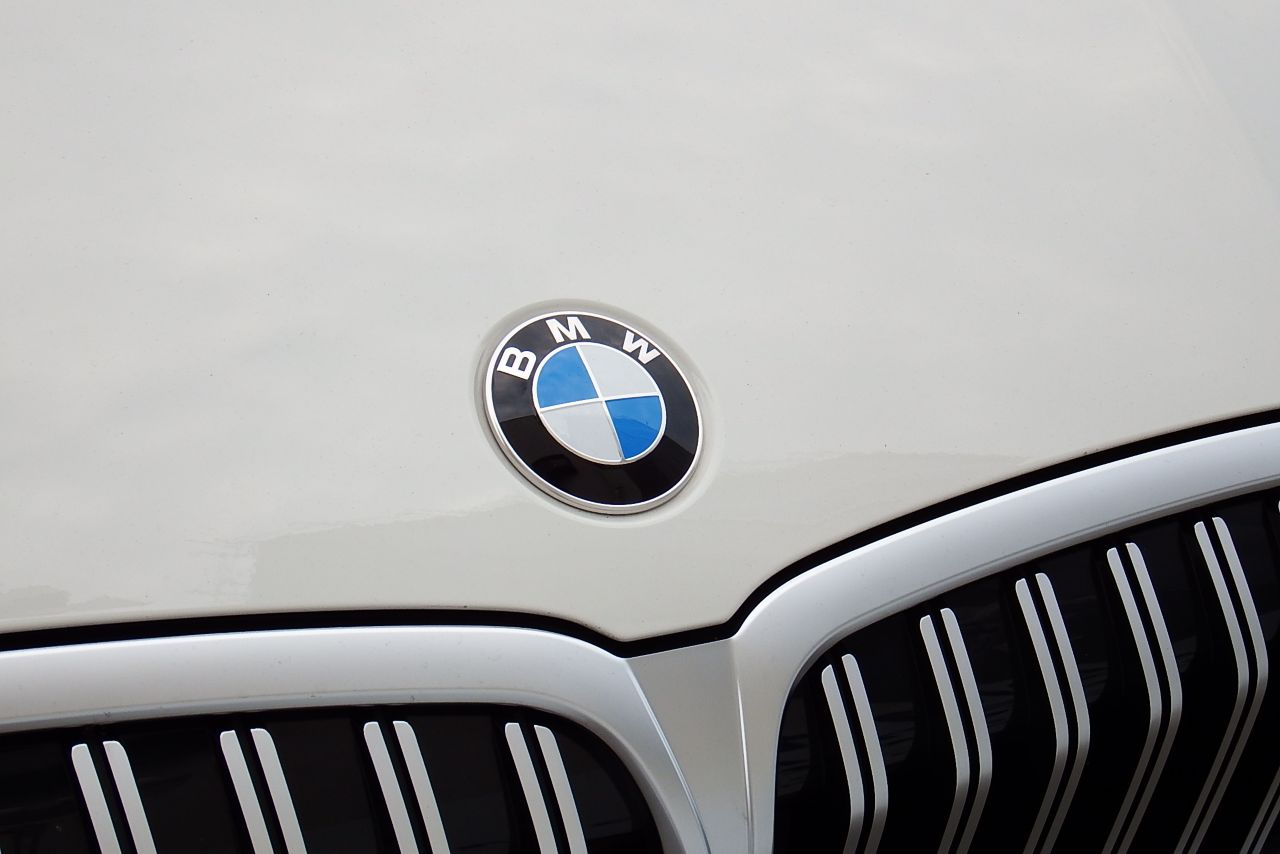 320d xDrive Berline RHD