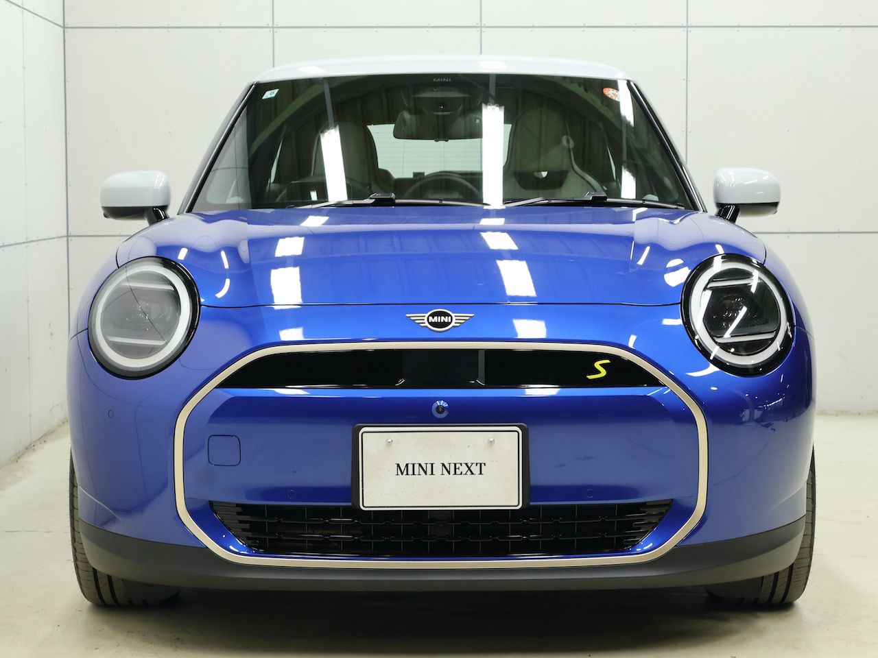 J01 MINI Cooper SE