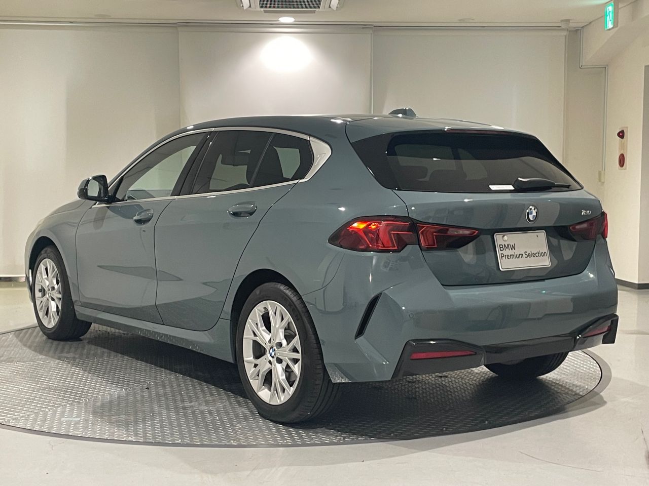 120 Sport Sports Hatch