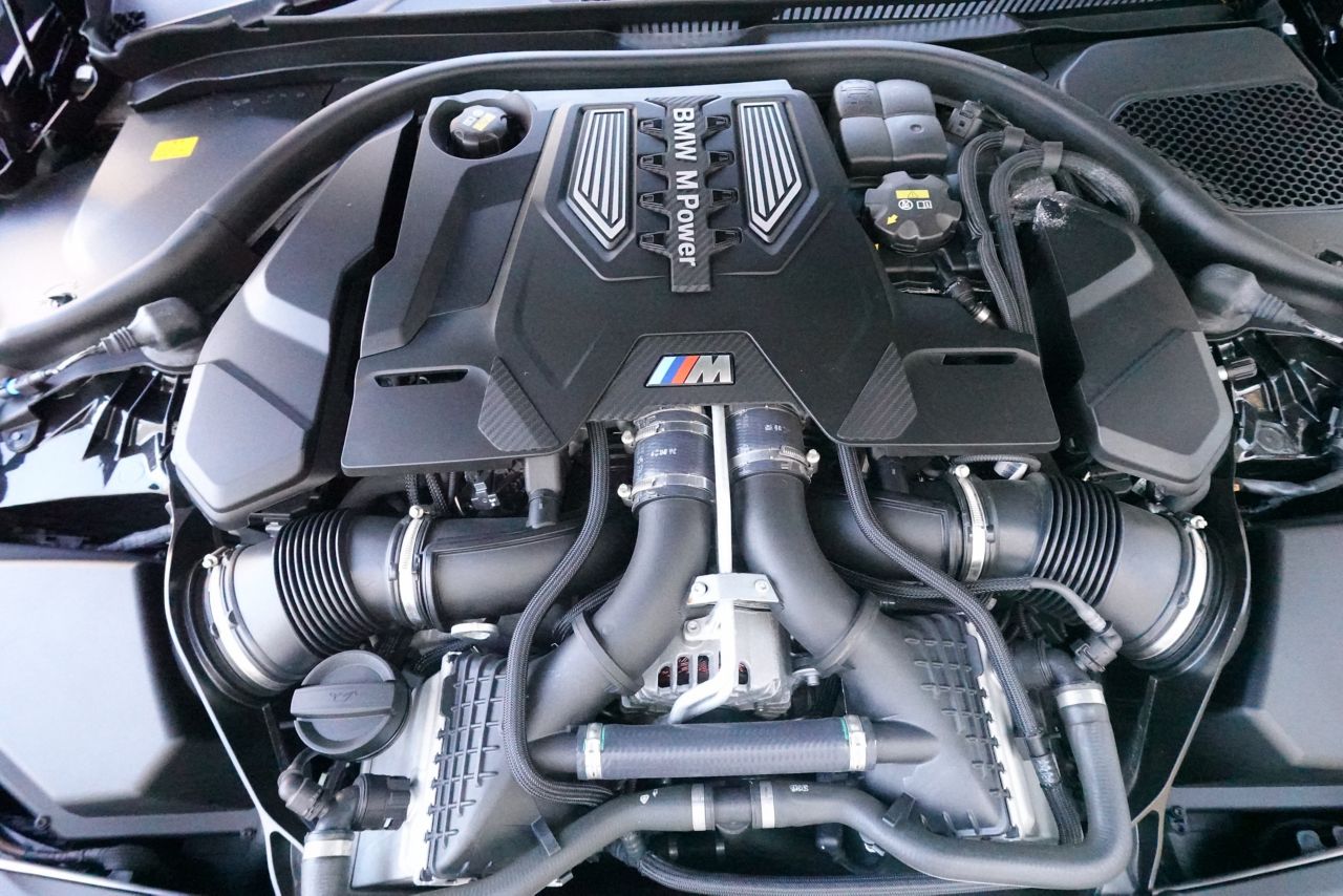 M5 Sedan RHD