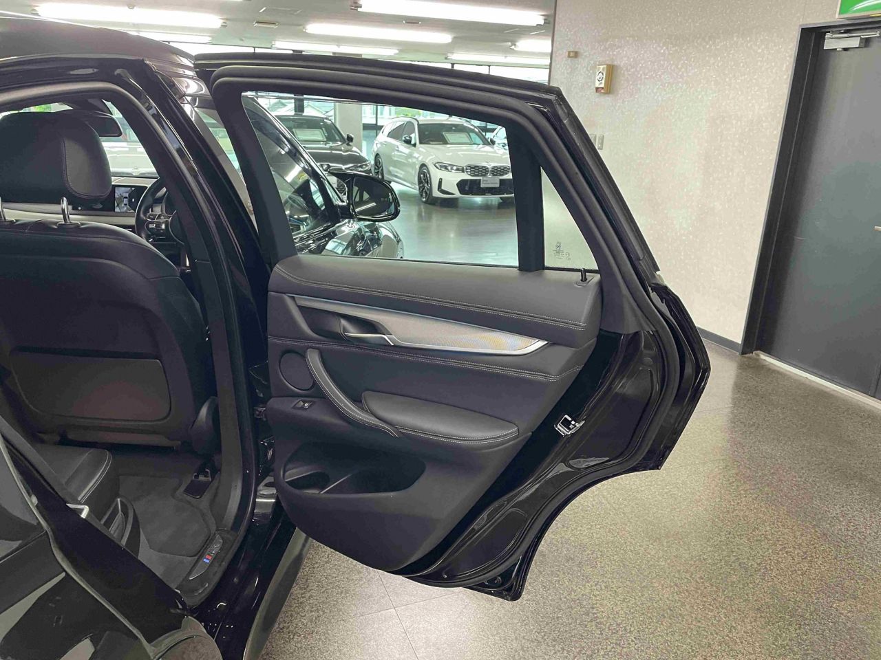X6M RHD