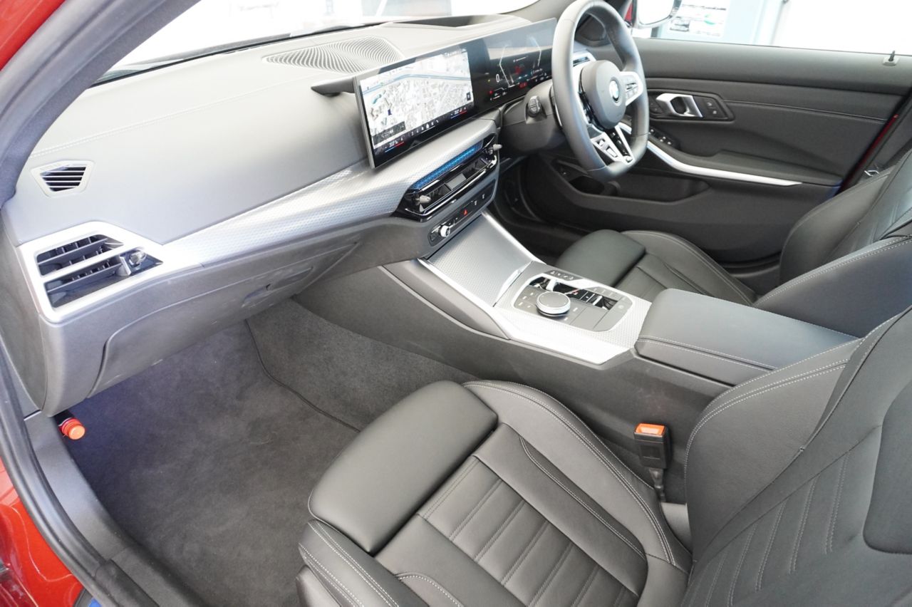 320d xDrive Berline RHD