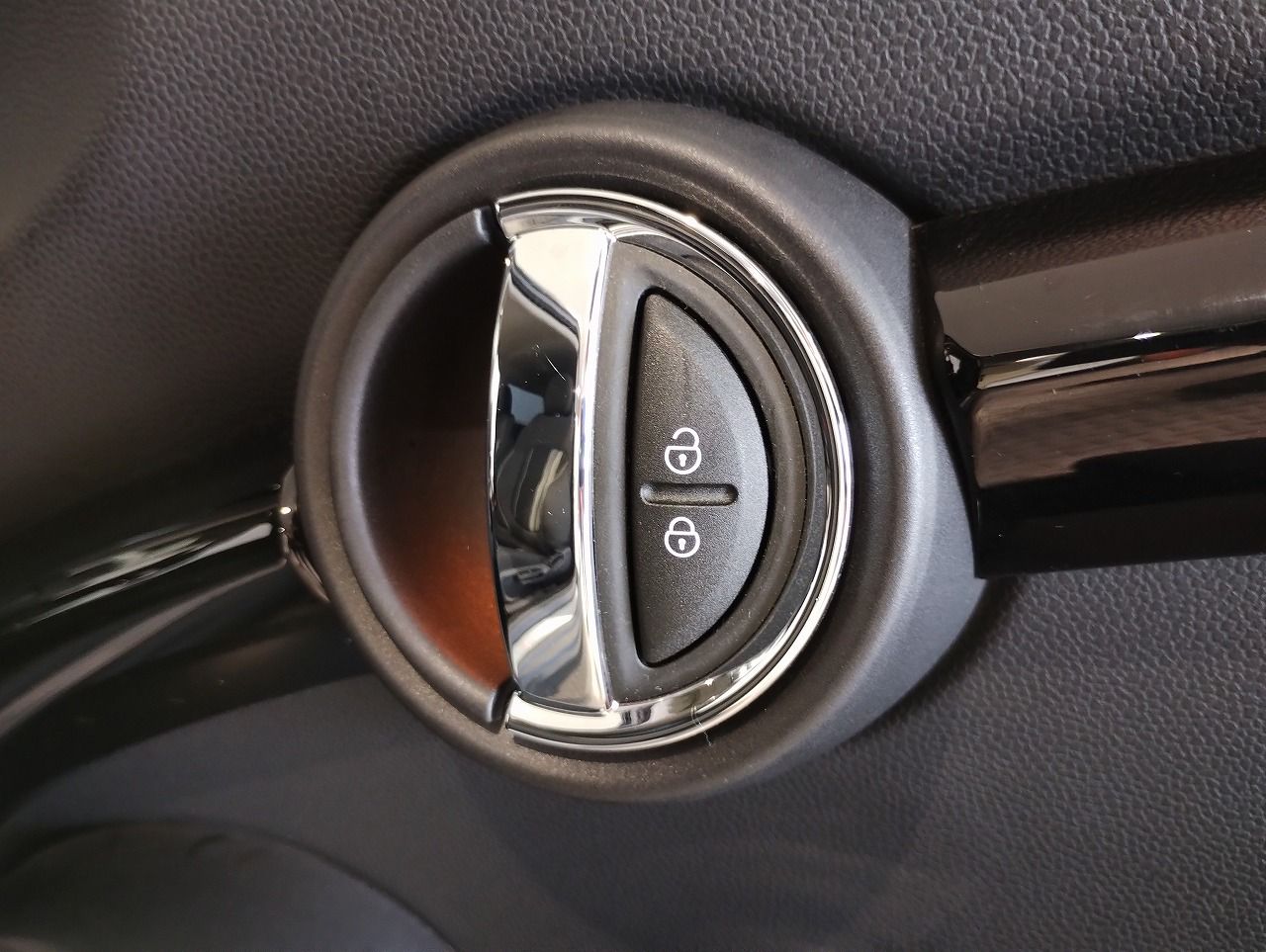 F56 COOPER S D(AT)