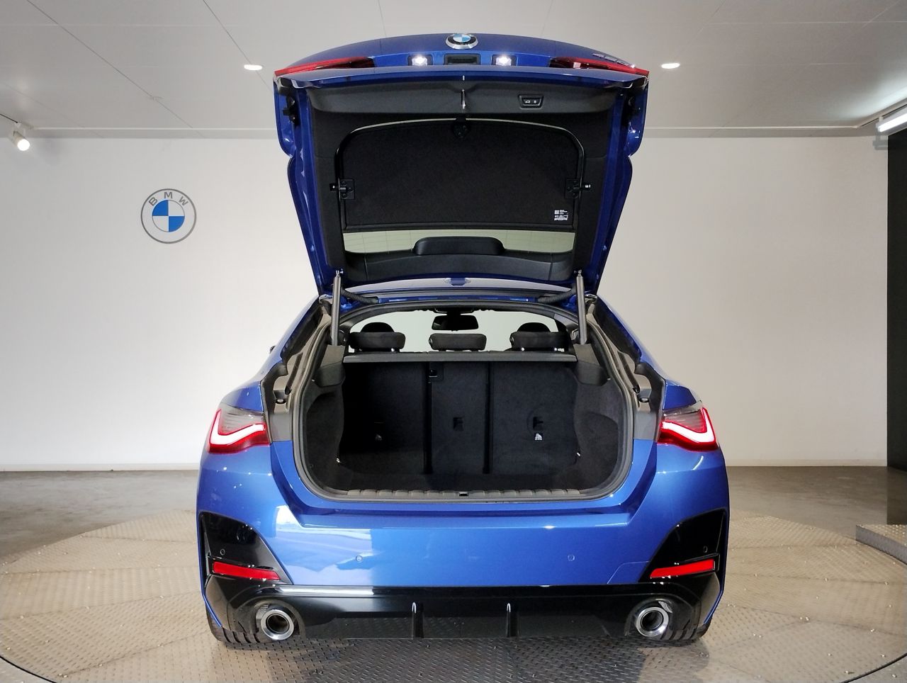 G** ***i G*** C**** ***