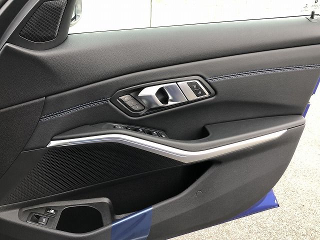 G20 330e Saloon RHD MX