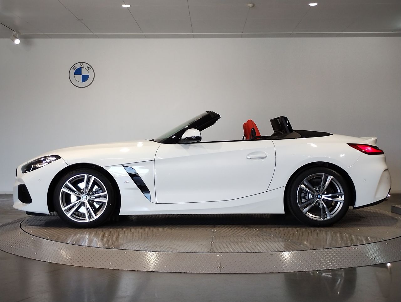 G29 z4 sDrive20i RHD