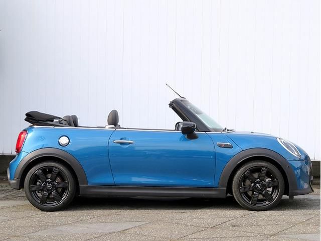 MINI Cooper S Convertible RHD