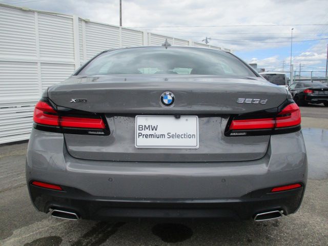 520d xDrive Sedan RHD