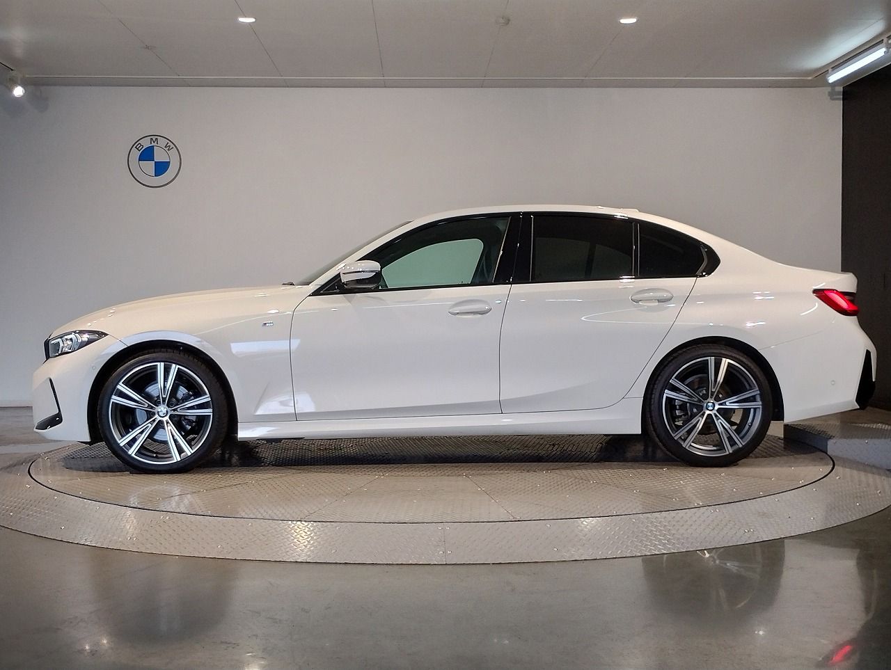 320d xDrive Berline RHD