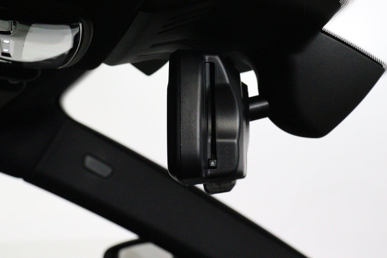 G** ***i G*** C**** ***