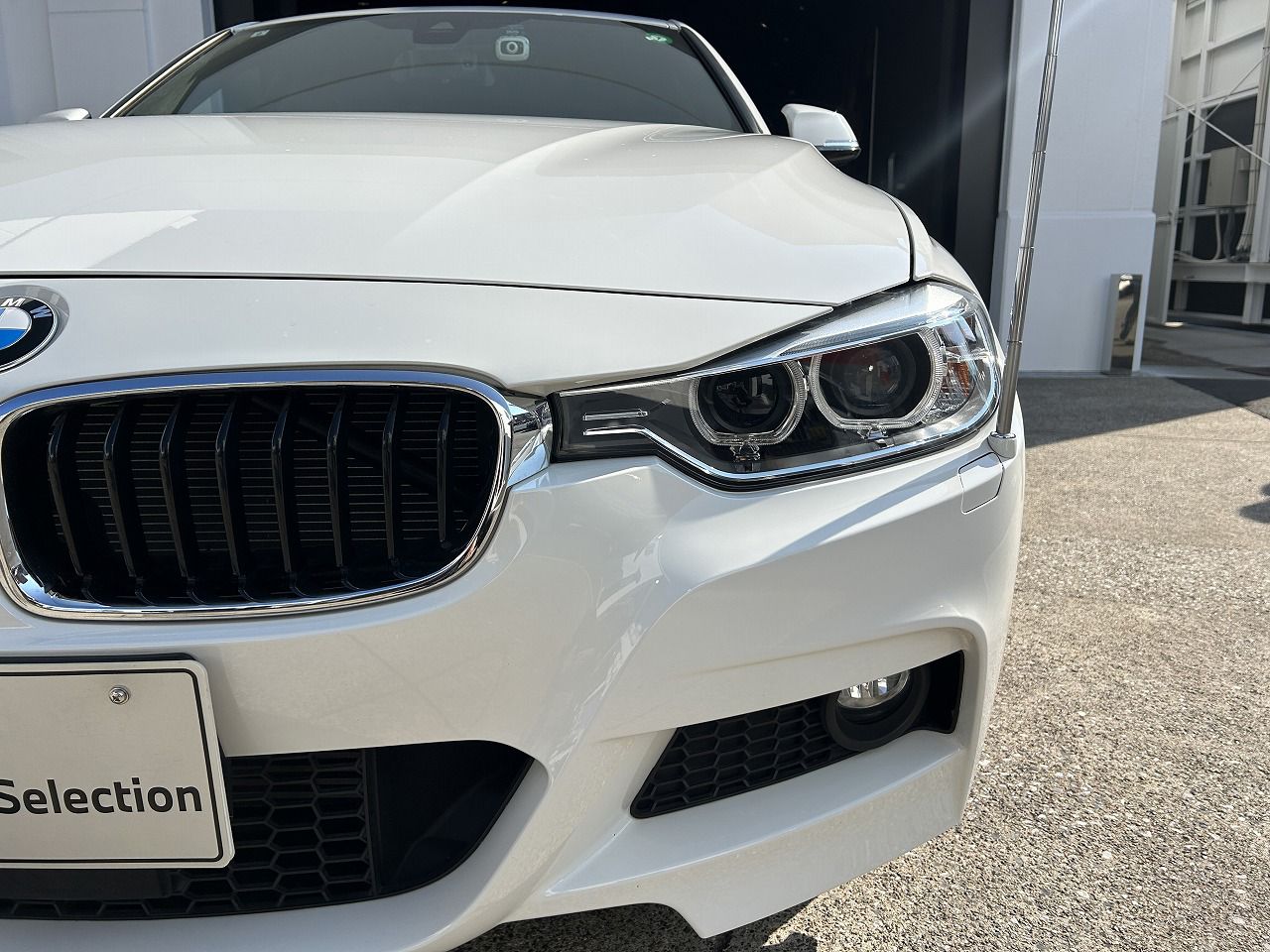 320I SEDAN RHD