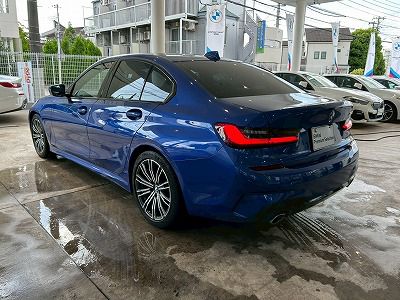 320i Sedan RHD