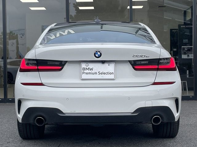 G20 330e Saloon RHD