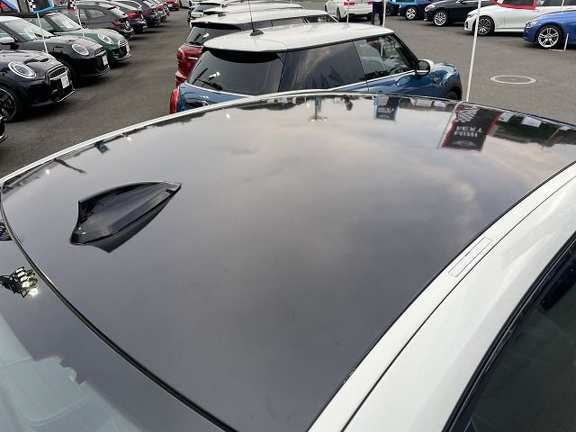 G20 330e Saloon RHD