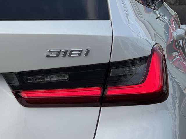 318i Touring RHD