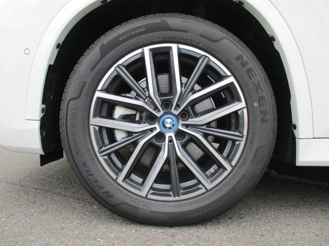 U11 iX1 xDrive30