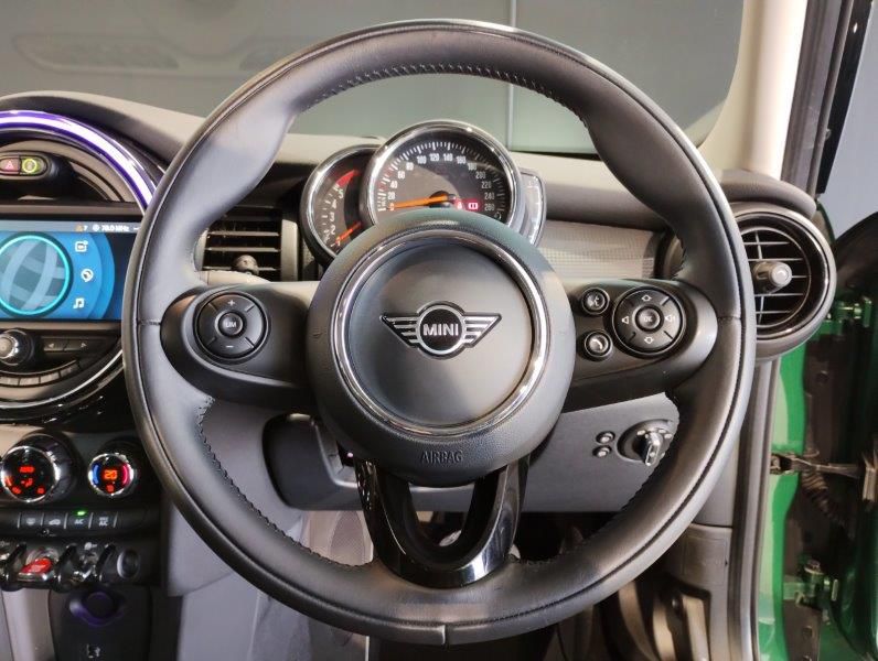MINI F55 Cooper D 5dr Hatch LCI
