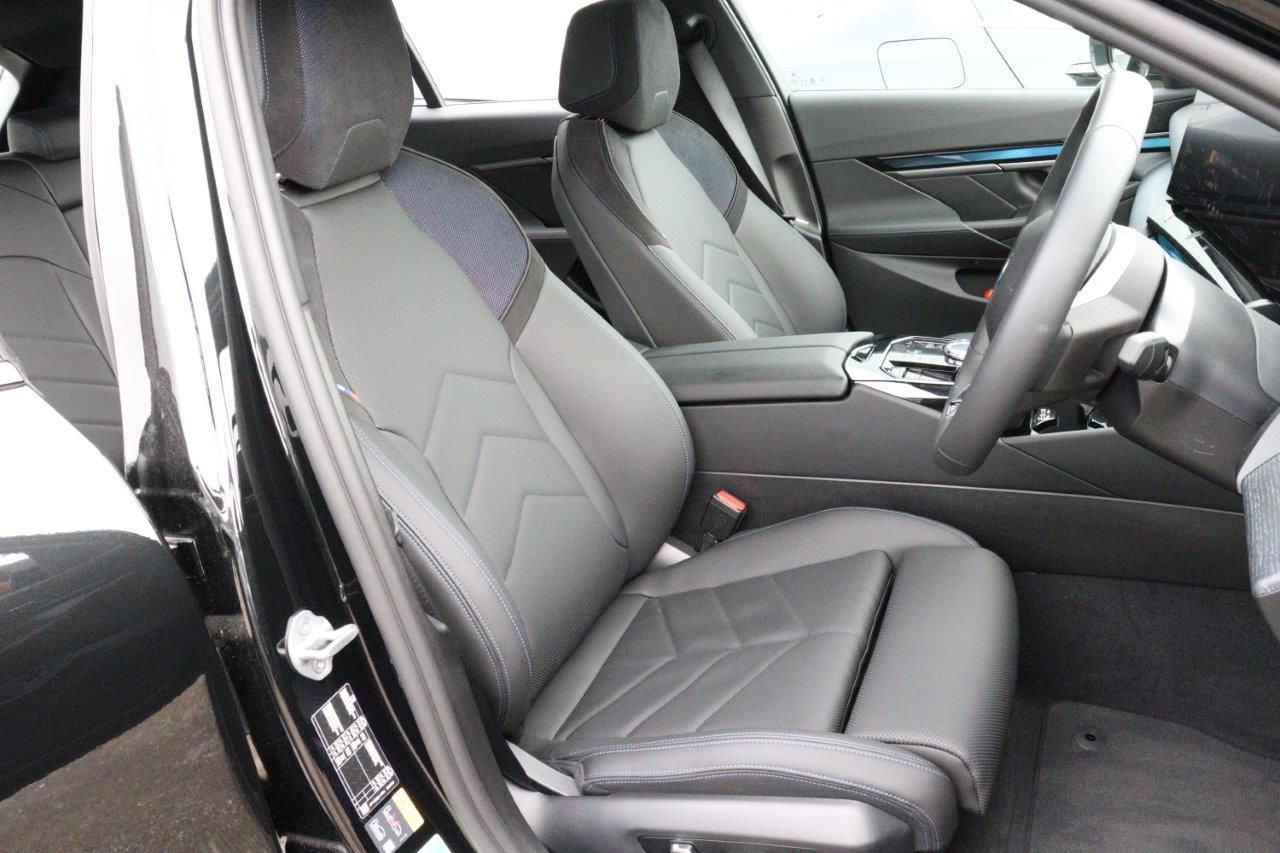 BMW i5 eDrive40 M Sport RHD