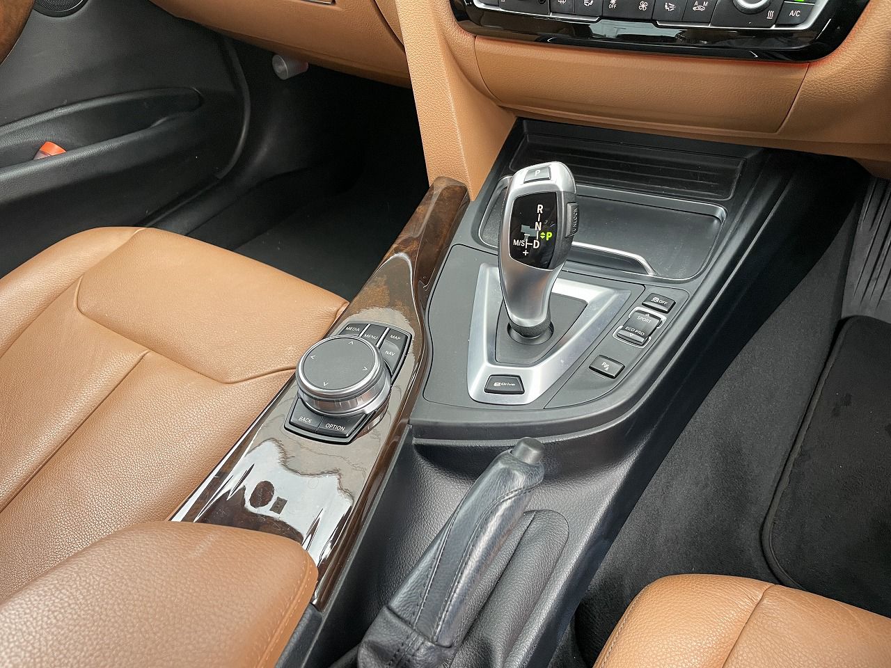 330E IPERFORMANCE SEDAN RHD