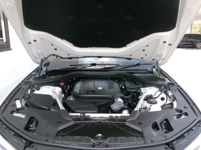 520d xDrive Sedan RHD