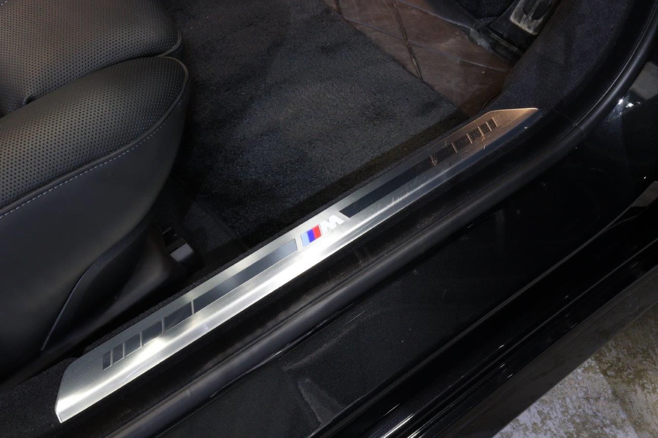 BMW i7 M70 xDrive Sedan RHD