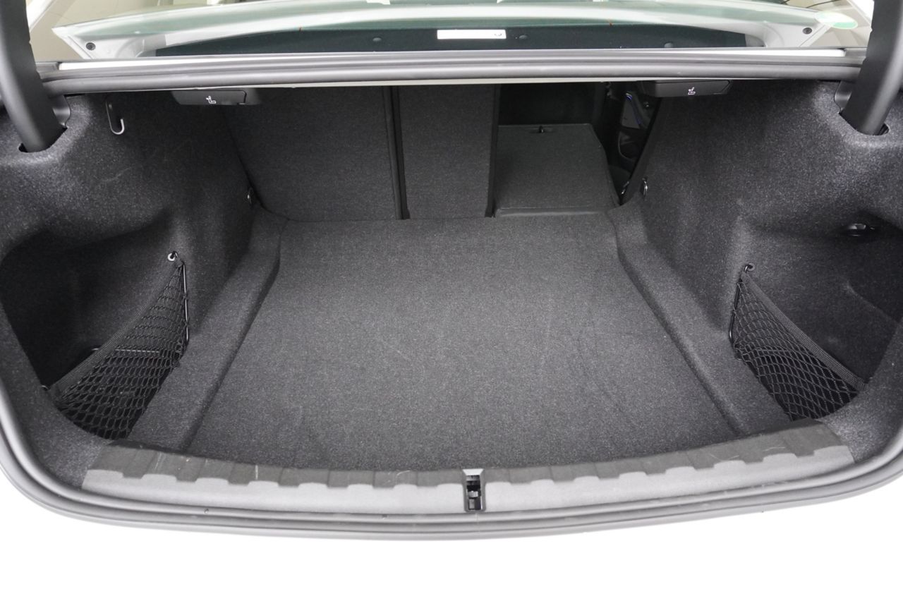 G20 330i Saloon RHD MX