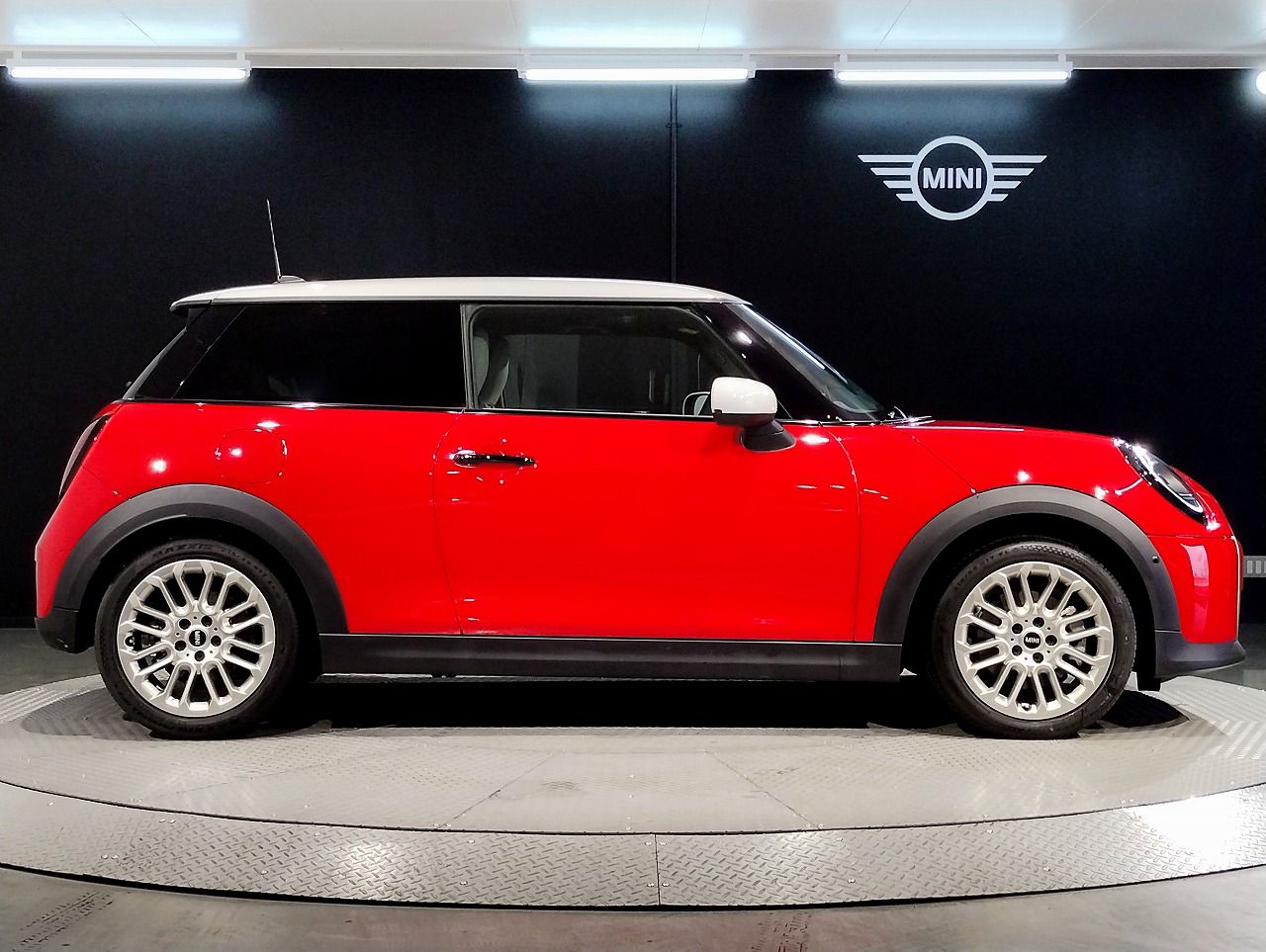 F66 MINI Cooper C 3Dr
