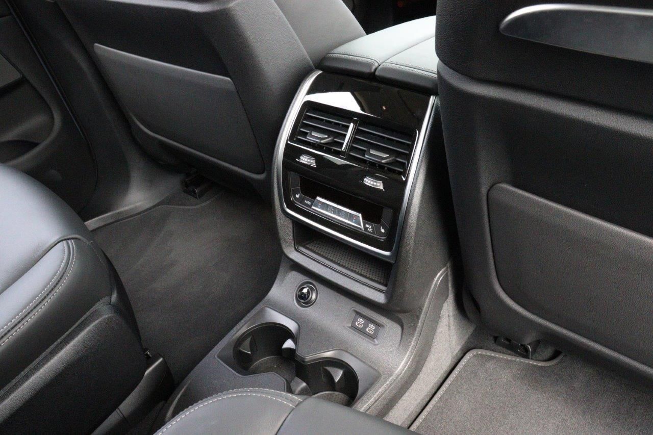 X7 xDrive40d RHD US