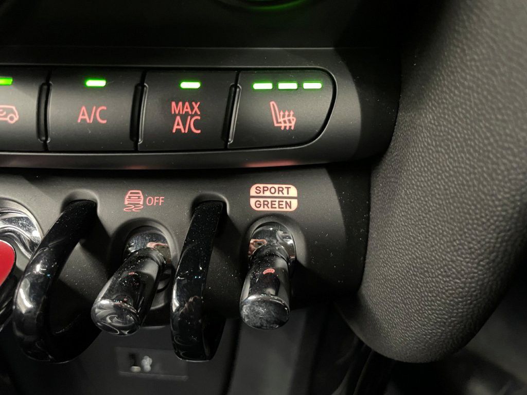 MINI Cooper F56 RHD