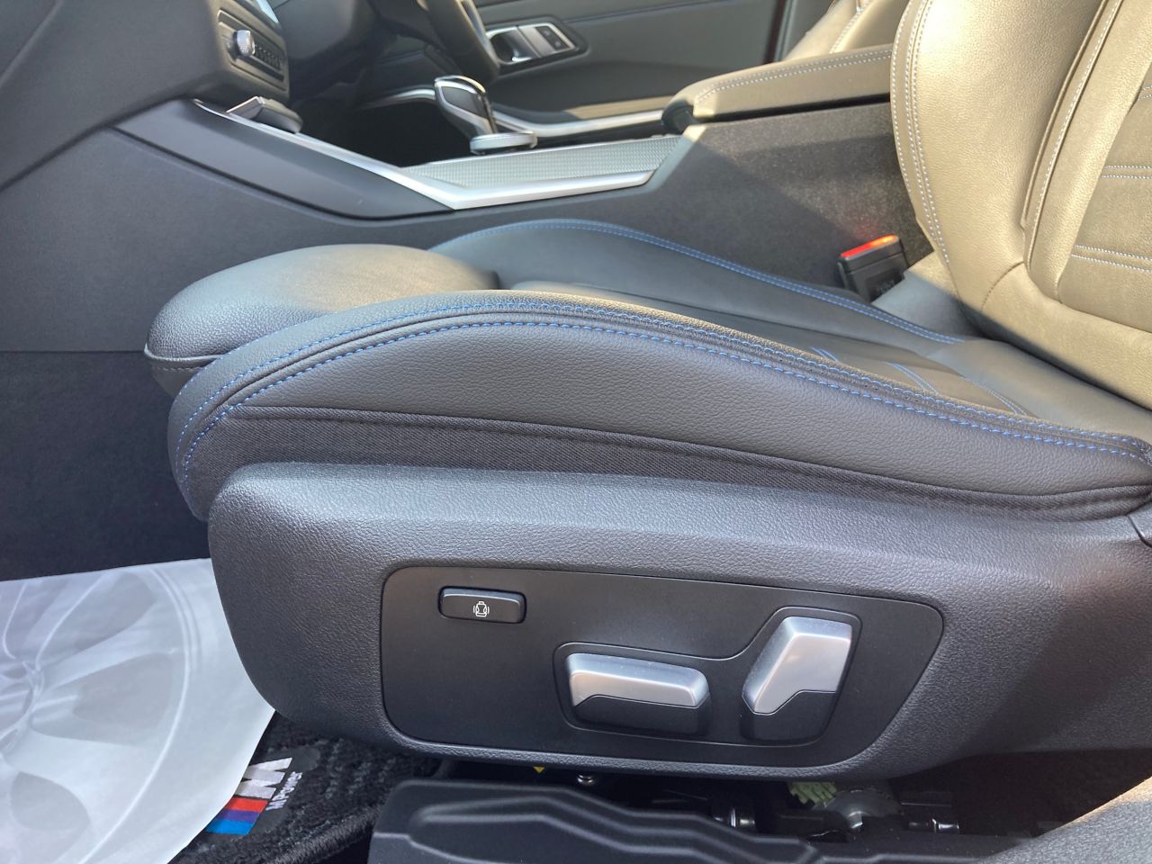 G20 320d xDrive RHD Saloon