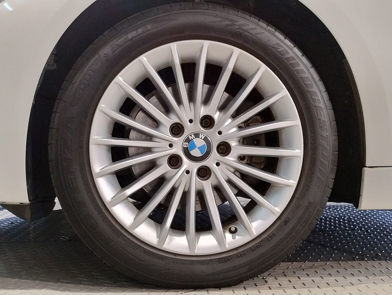 320D SEDAN RHD