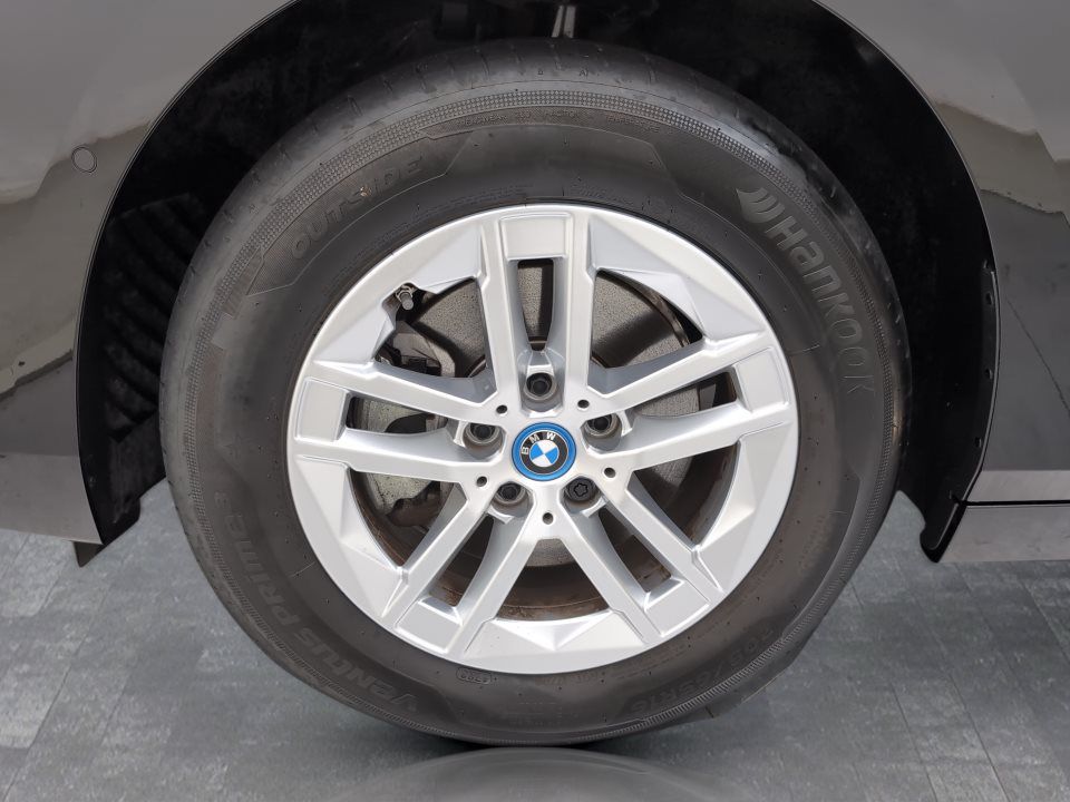 BMW 225